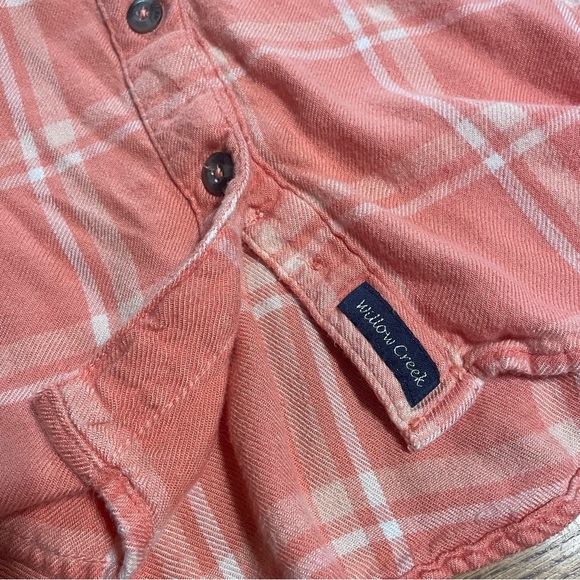 Women’s Magellan Outdoors Boyfriend Fit Long Sleeve Pink Button Down Sz L - Picture 3 of 9